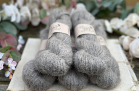 Lowther Lace in Charcoal (Dyelot 080226)