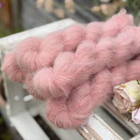 Lowther Lace in Rambling Rose (Dyelot 150726)