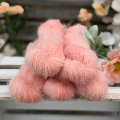 Lowther Lace in Apricot Tulip (Dyelot 150726)