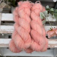 Lowther Lace in Apricot Tulip (Dyelot 150726)