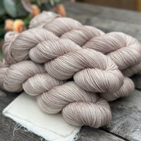Brimham 4ply High Twist in Stone (Dyelot 180725)