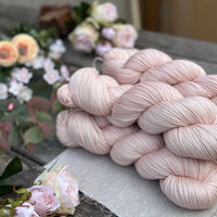 Titus 4ply in Stonecrop (Dyelot 220725)
