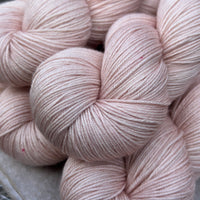 Titus 4ply in Stonecrop (Dyelot 220725)