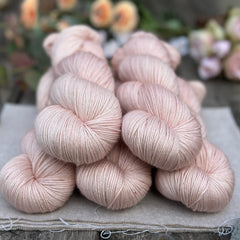 Titus 4ply in Stonecrop (Dyelot 220725)