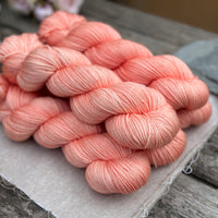 Titus 4ply in Apricot Tulip (Dyelot 220725)