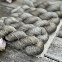 Titus 4ply in Autumn Fog (Dyelot 220725)
