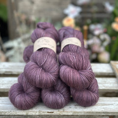 Carlisle Fingering in Elderberry (Dyelot 120925)
