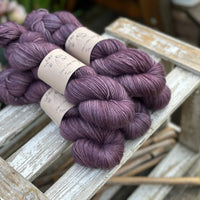 Carlisle Fingering in Elderberry (Dyelot 120925)