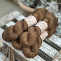 Carlisle Fingering in Chestnut (Dyelot 120925)