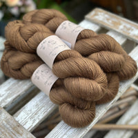 Carlisle Fingering in Chestnut (Dyelot 120925)