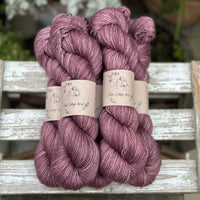 Carlisle Fingering in Heliotrope (Dyelot 120925)