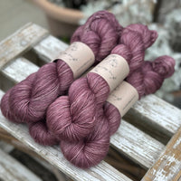 Carlisle Fingering in Heliotrope (Dyelot 120925)