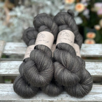 Carlisle Fingering in Charcoal (Dyelot 120925)