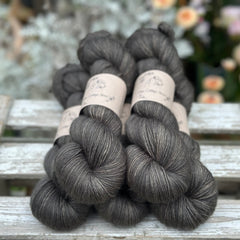 Carlisle Fingering in Charcoal (Dyelot 120925)