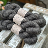 Carlisle Fingering in Charcoal (Dyelot 120925)