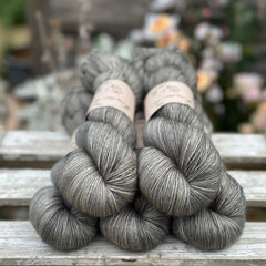 Carlisle Fingering in Ash (Dyelot 120925)