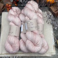 Silverdale DK in Stonecrop (Dyelot 220925)