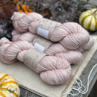 Silverdale DK in Stonecrop (Dyelot 220925)