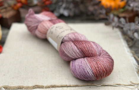 Rosedale 4ply in Dyepot Luck (Dyelot 230925)