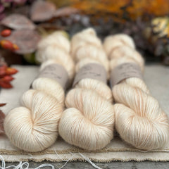 Coniston Fingering in Linen (Dyelot 250925)