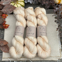 Coniston Fingering in Linen (Dyelot 250925)