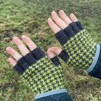 Rokeby by Victoria Magnus: fingerless mitts knitting kit