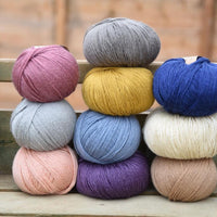 Serriform knitted hat kit