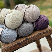10 balls of yarn in five colours